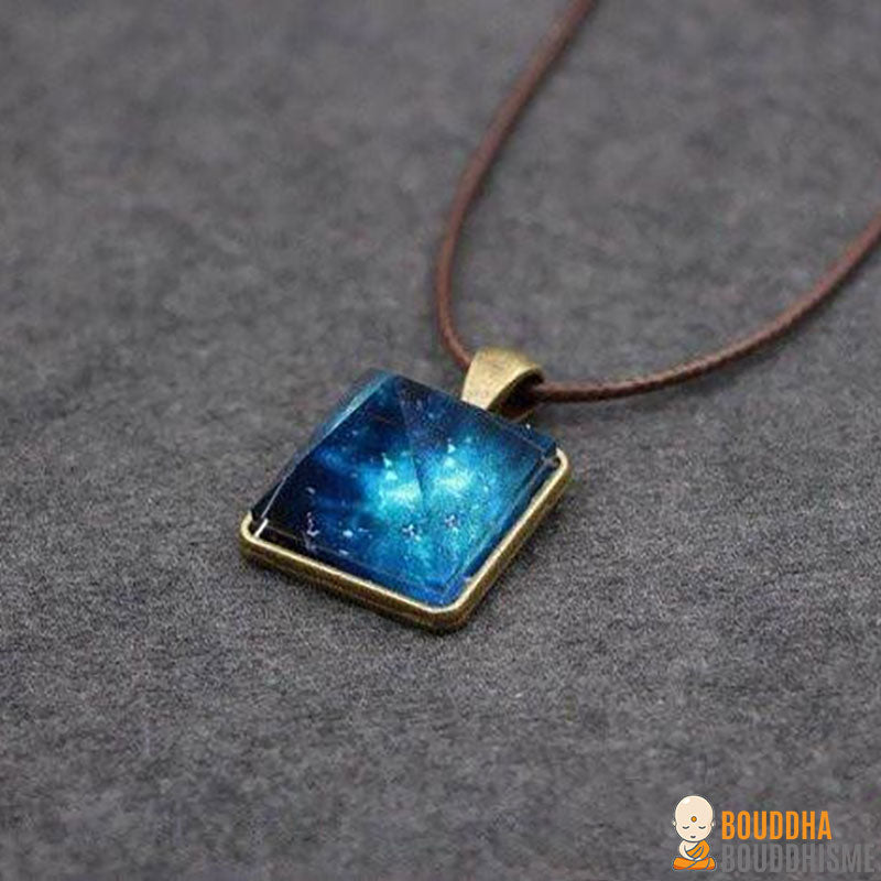 Collier "Pyramide de Cristal Luminescent"