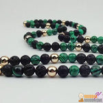 Collier Mala avec Pompon de 108 perles en Malachite et Pierre de Lave - Symbole "Om" plaqué Or